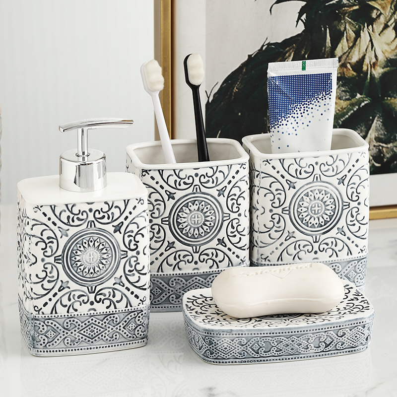 Zara Home Bathroom Set - セラミックバスルームボトルセット,シャンプーボトル,石鹸皿,歯ブラシホルダー,花の質感,磁器,ローション,モダン