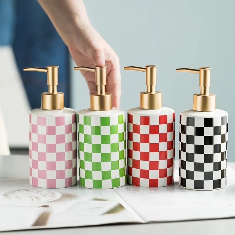 クリエイティブセラミックソープディスペンサーチェッカーボード - Home Bathroom Pressure Pump のレビューと価格