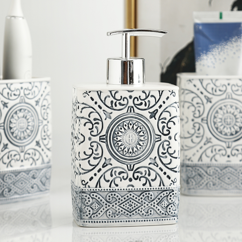 セラミックバスルームボトルセット,シャンプーボトル,石鹸皿, - Zara Home Bathroom Set のレビューと価格