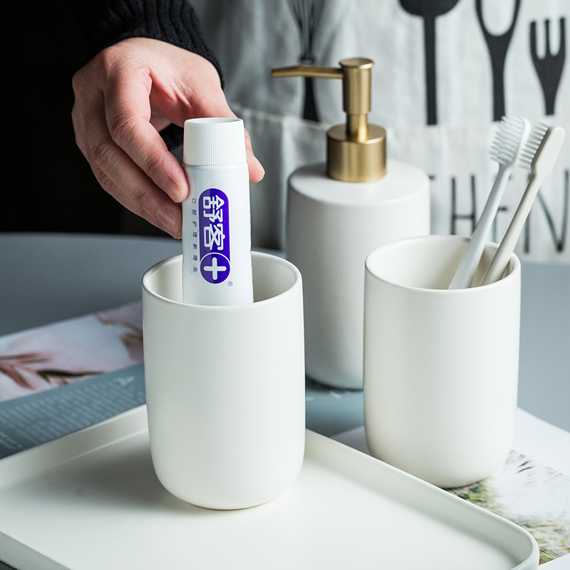 北欧スタイルのセラミック衛生陶器洗濯セット、ファッション、歯 - Zara Home Bathroom Set のレビューと価格
