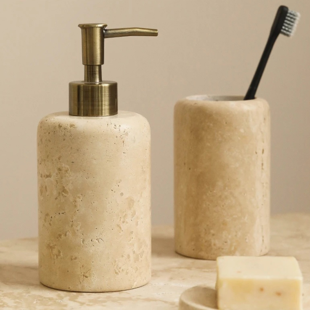 北欧風洞窟石風バスルームセット ローションボトル 歯ブラシ収 - Zara Home Bathroom Set のレビューと価格